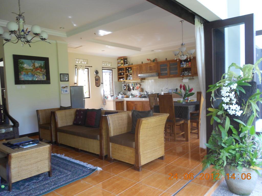 Villa Jasmine B&B อูบุด ภายนอก รูปภาพ